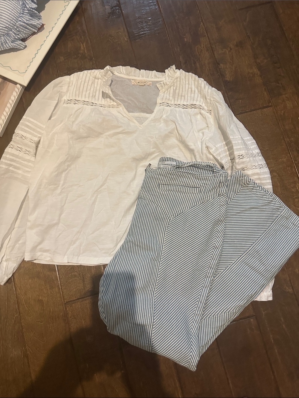 silence + noise White Blouse with Blue-Striped Straight Jeans